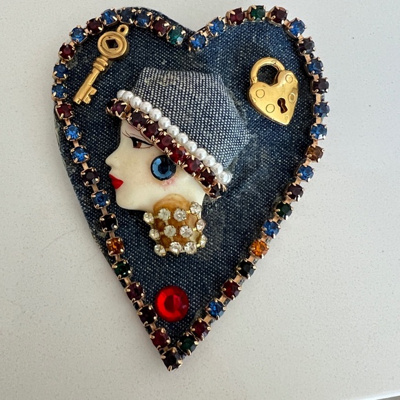 1980s Brooch Denim Heart Beading Jewels Hand-Crafted Pin - Picture 8 of 8